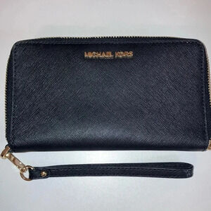 Michael Kors Jet Set Zip Around Phone Holder Wallet Wristlet Black Preloved